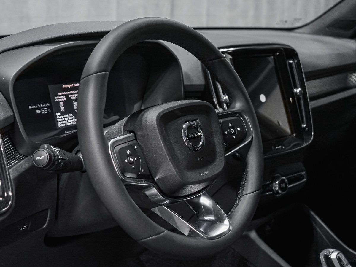 2026 Volvo EC40 Twin Motor, Ultra Black Edition-7