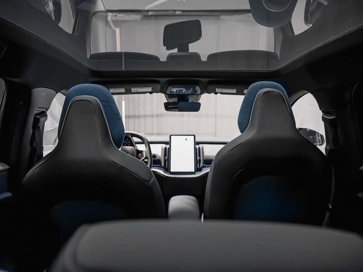 Volvo EX30 Cross Country Ultra 2026-11