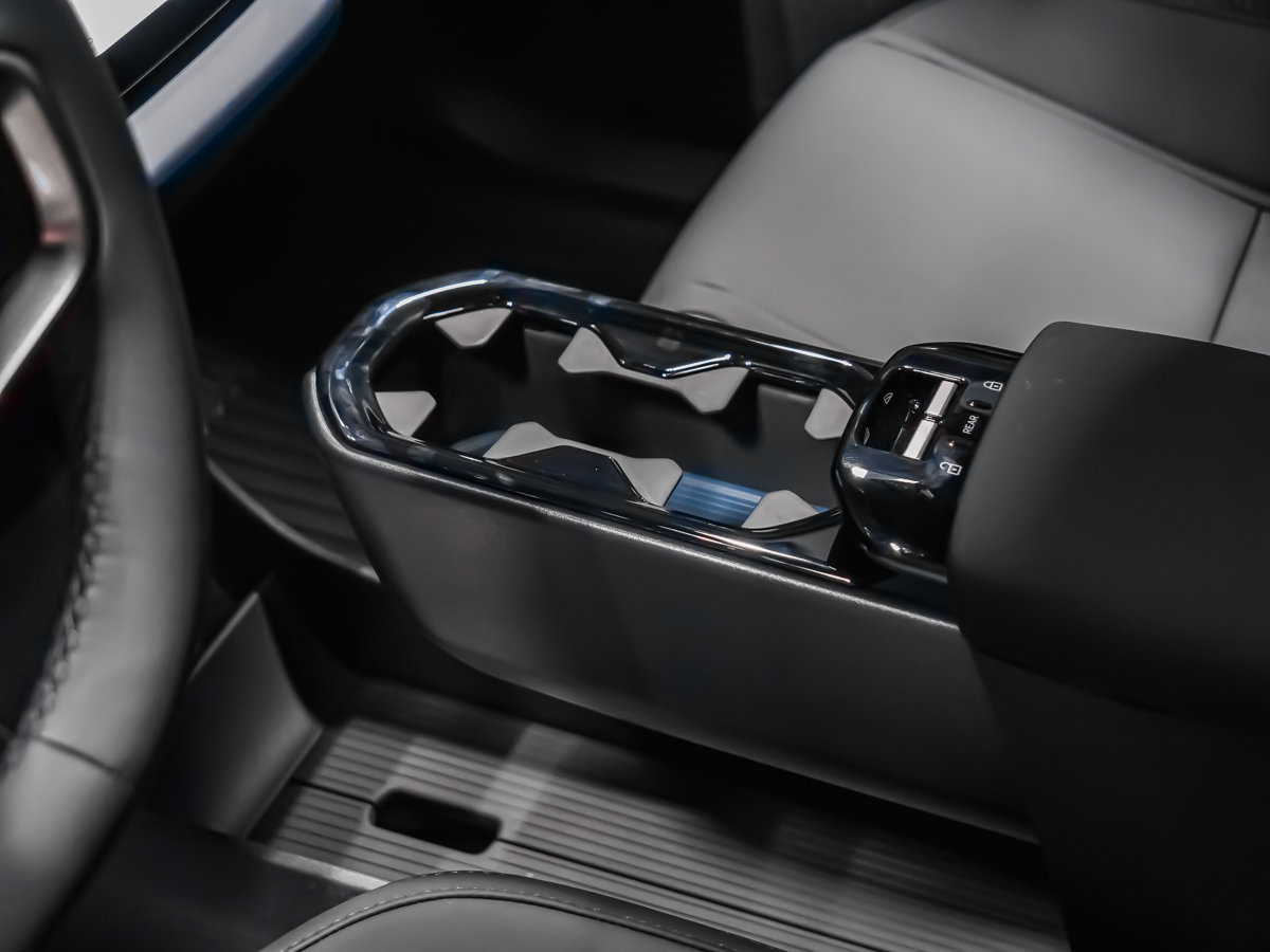 Volvo EX30 Cross Country Ultra 2026-30