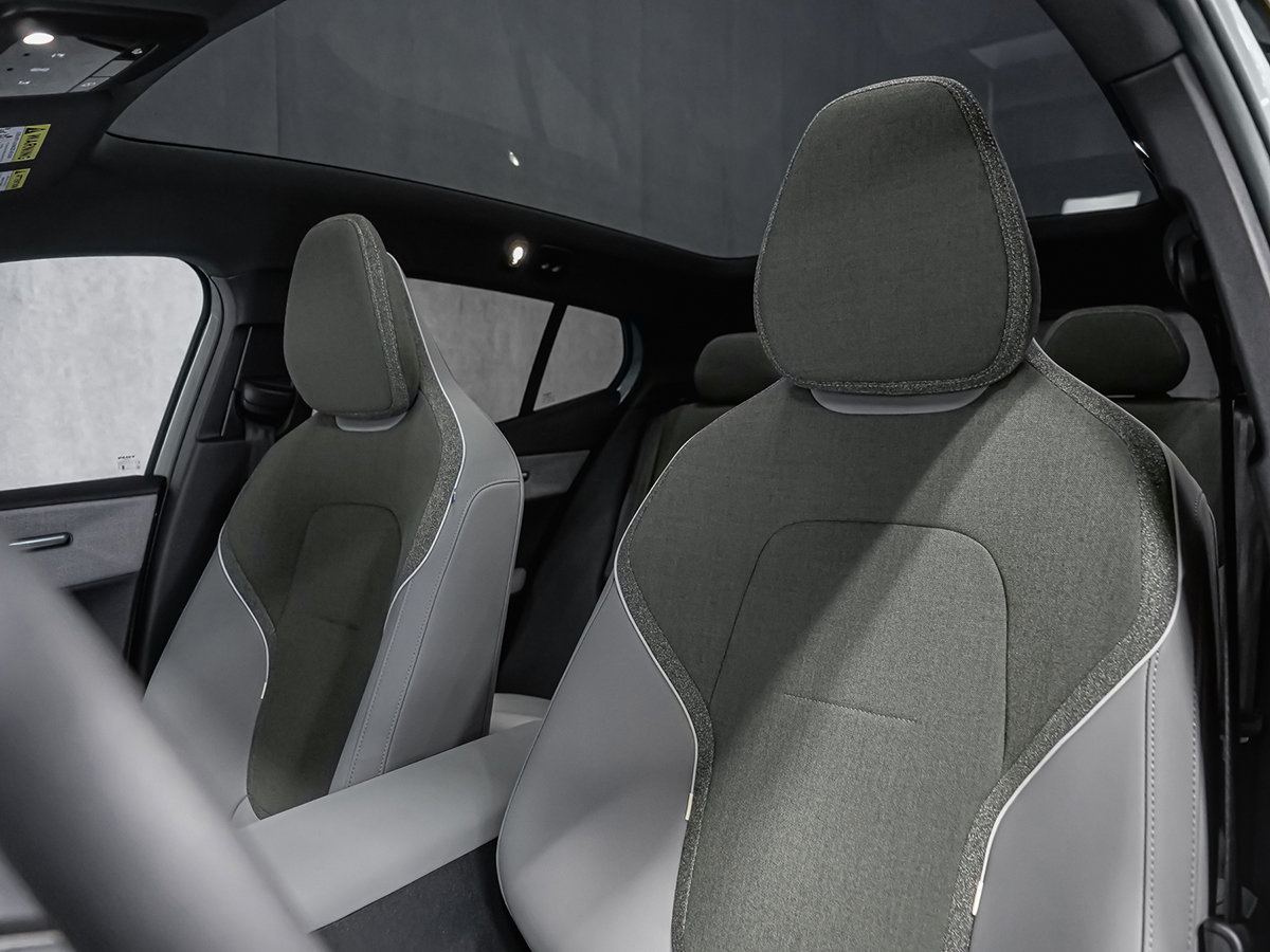 Volvo EX30 TWIN Plus 2026-30