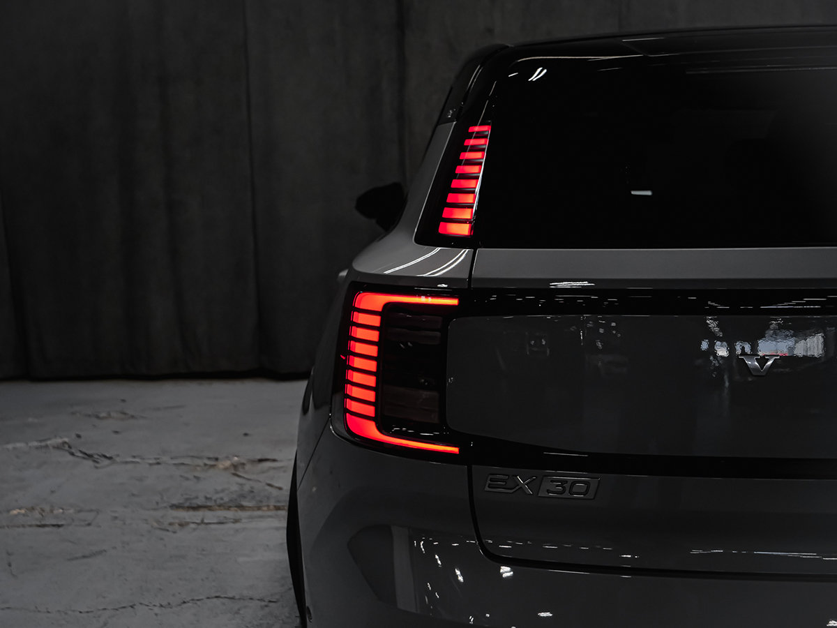 Volvo EX30 TWIN Plus 2026-37