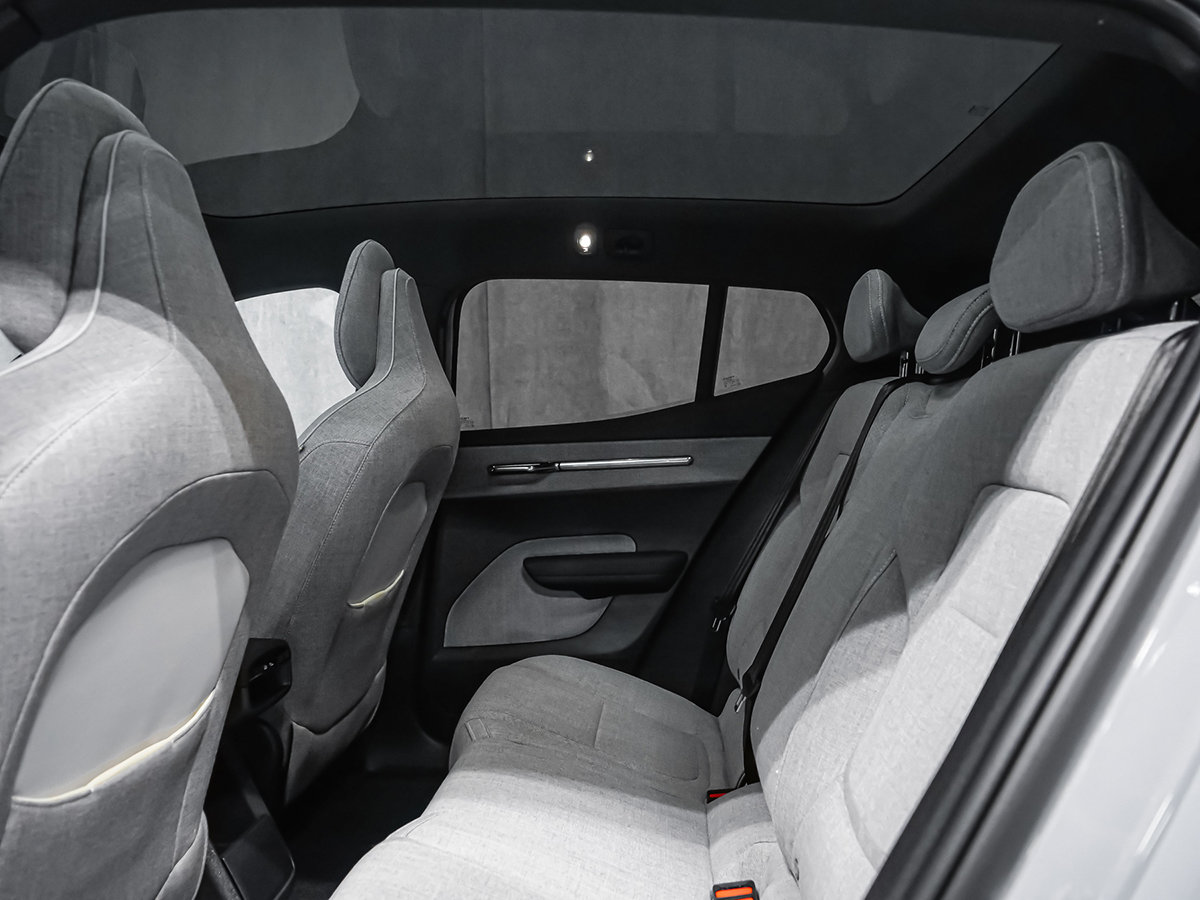Volvo EX30 TWIN Ultra 2026-48