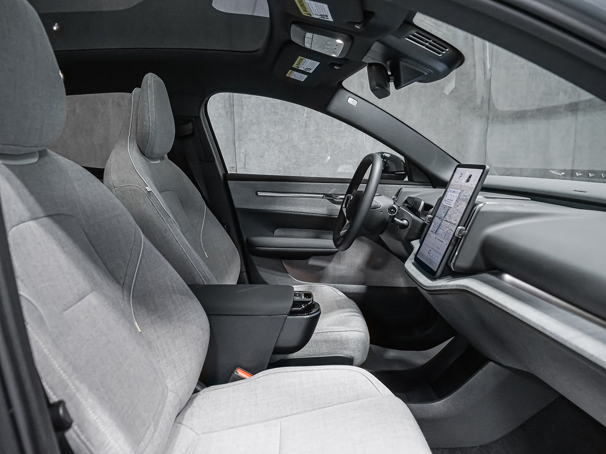 Volvo EX30 TWIN Ultra 2026-38