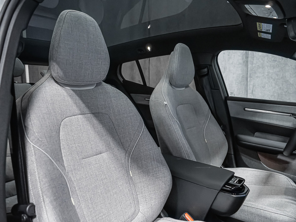 Volvo EX30 TWIN Ultra 2026-39