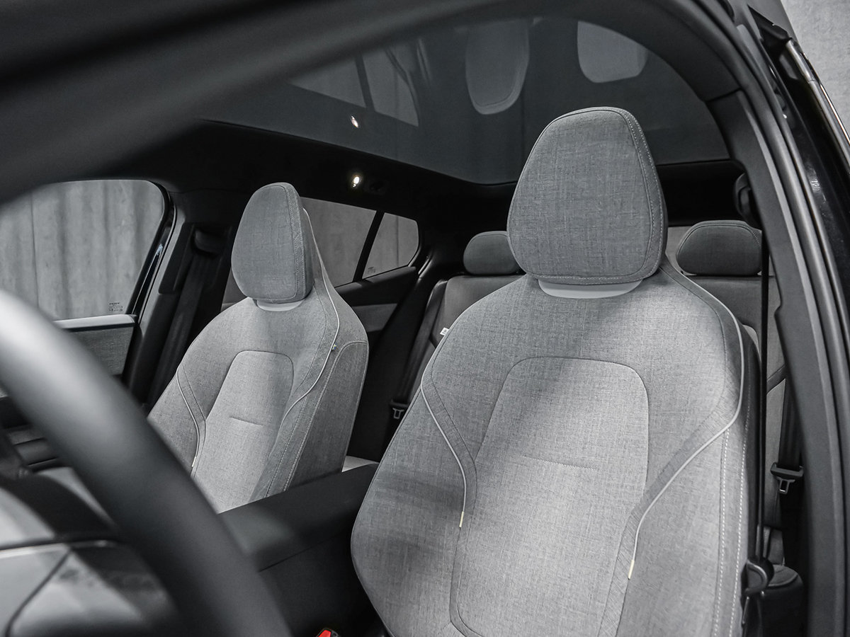 Volvo EX30 TWIN Ultra 2026-29