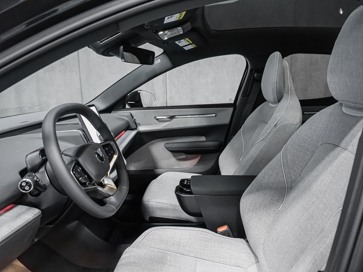 Volvo EX30 TWIN Ultra 2026-31