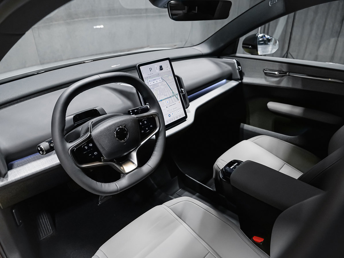 Volvo EX30 TWIN Plus 2026-21