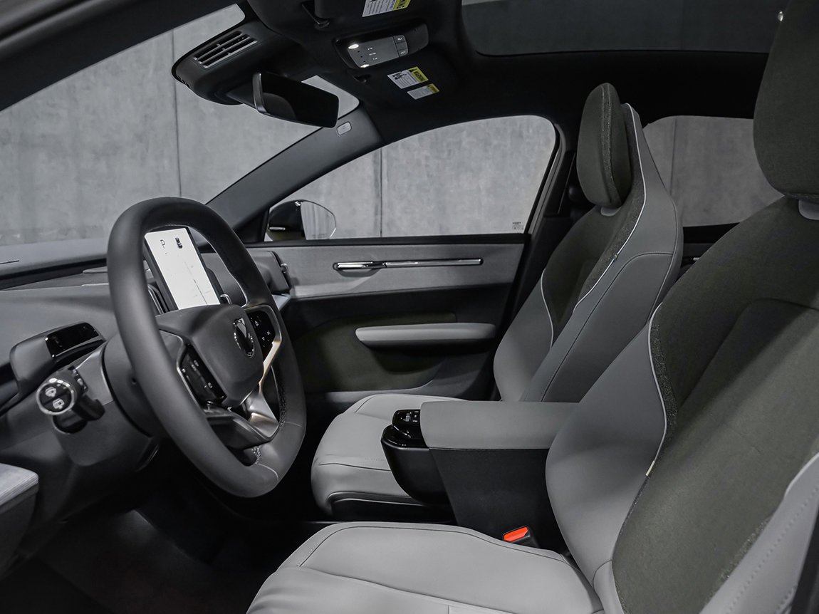 Volvo EX30 TWIN Plus 2026-23