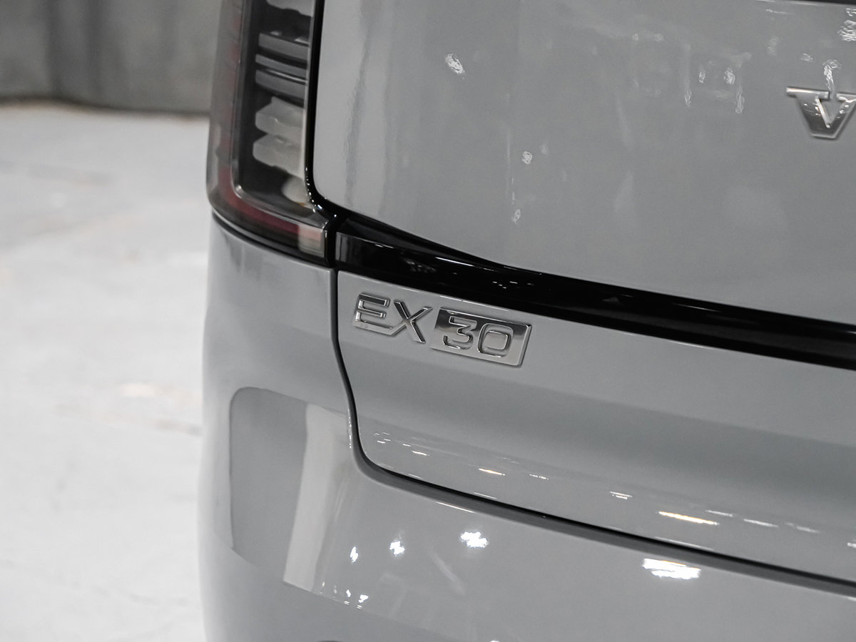 2026 Volvo EX30 TWIN Plus-55