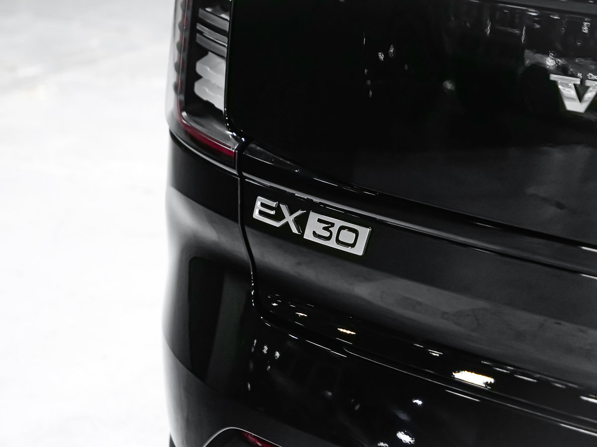 2026 Volvo EX30 TWIN Plus-9
