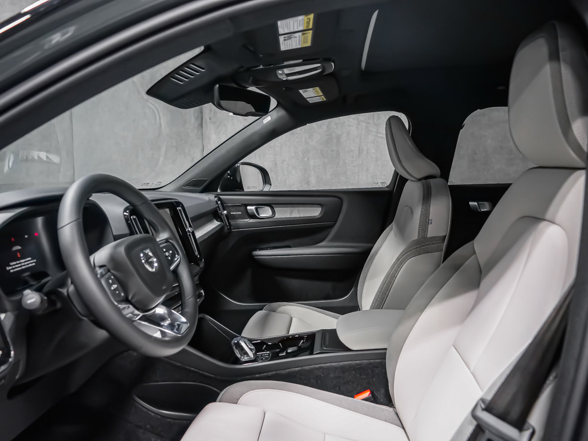 2026 Volvo EX40 Twin Motor, Ultra-11