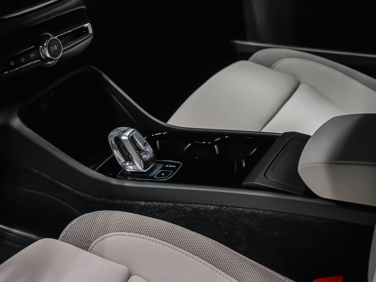 2026 Volvo EX40 Twin Motor, Ultra-7