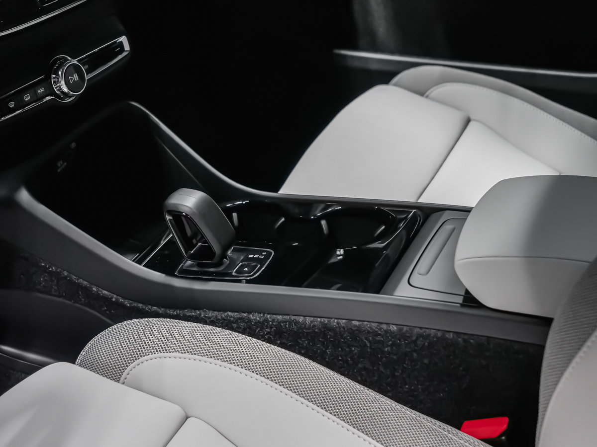 2026 Volvo EX40 Twin Motor, Plus-7