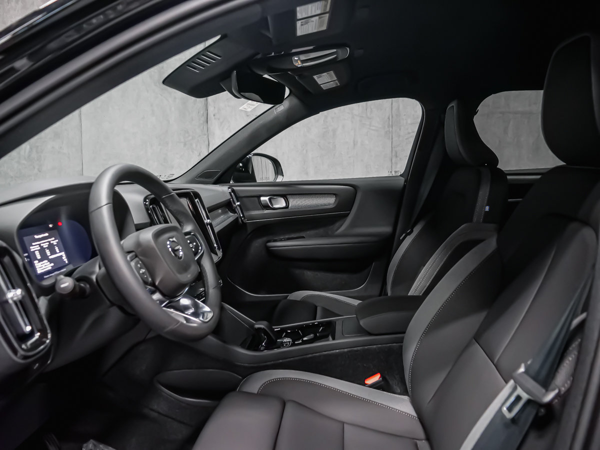 Volvo EX40 Twin Motor, Core 2026-10