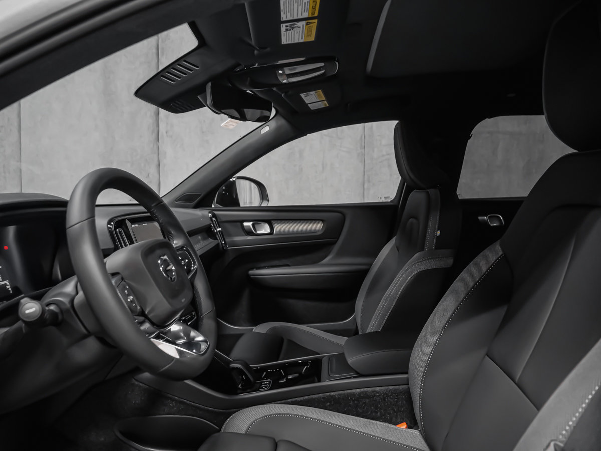 2026 Volvo EX40 Twin Motor, Plus-9