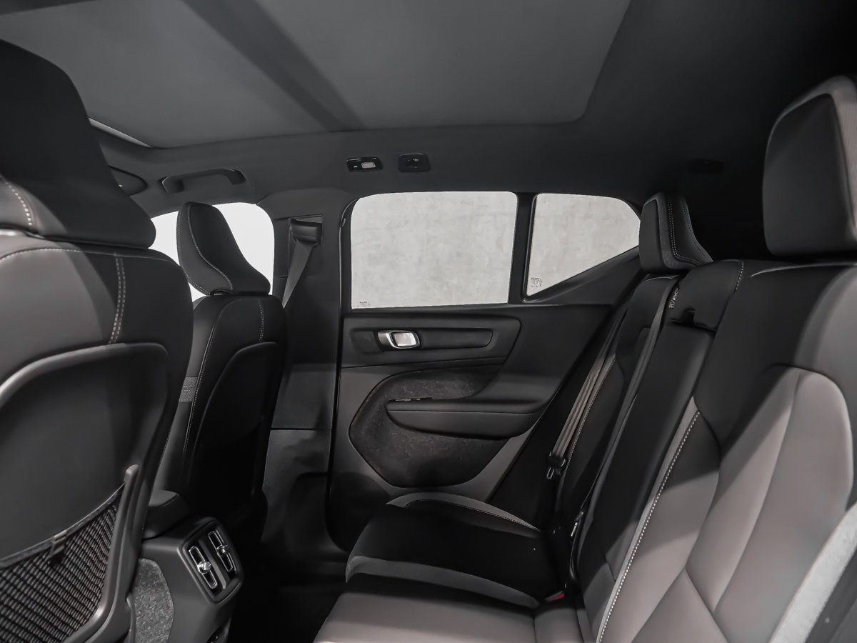 2026 Volvo EX40 Twin Motor, Plus-10