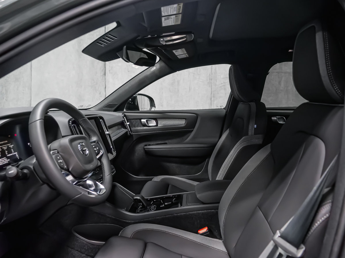 2026 Volvo EX40 Twin Motor, Plus-8