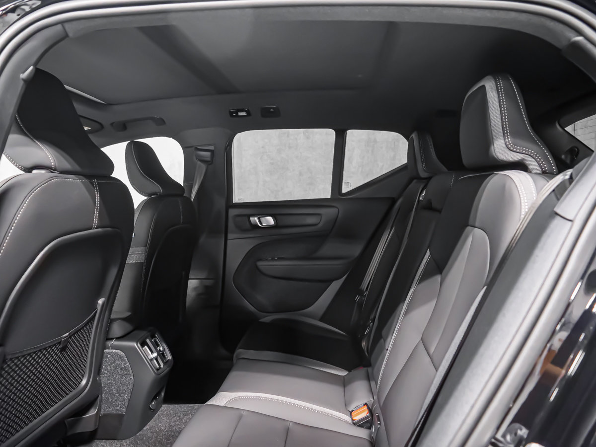 2026 Volvo EX40 Twin Motor, Plus-11