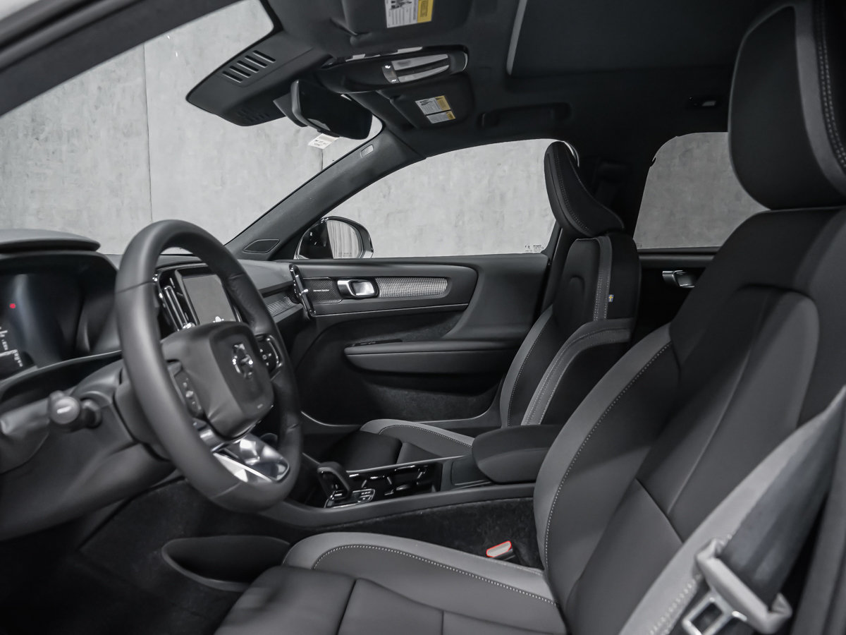 2026 Volvo EX40 Twin Motor, Plus-10