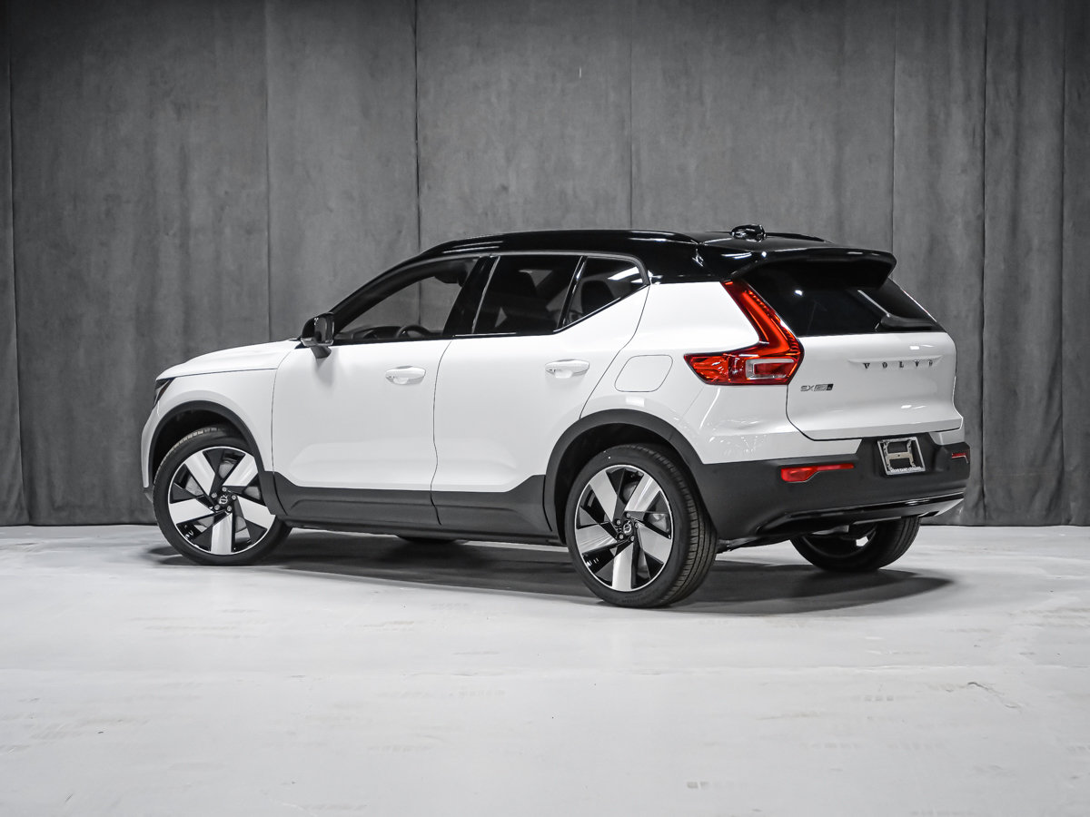 Volvo EX40 2026