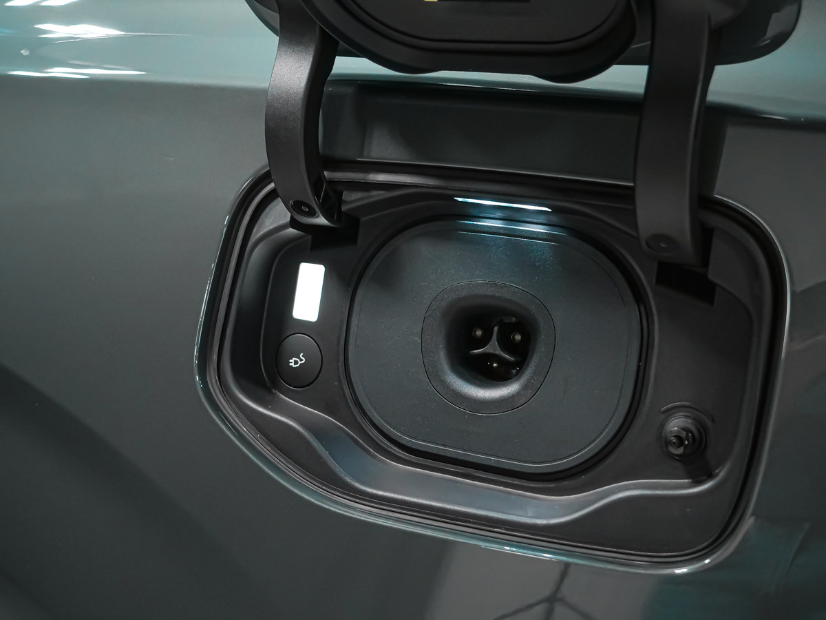 2027 Volvo EX60 Twin Motor, Ultra-30