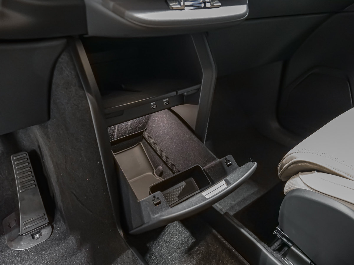 2027 Volvo EX60 Twin Motor, Ultra-59