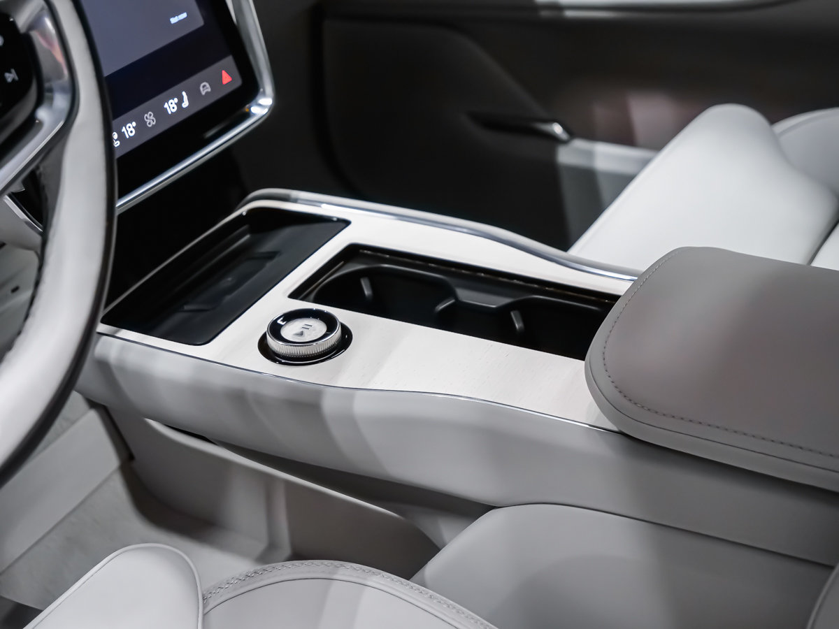 2025 Volvo EX90 ULTRA MAGS 22PO BOWER WIKINS-12