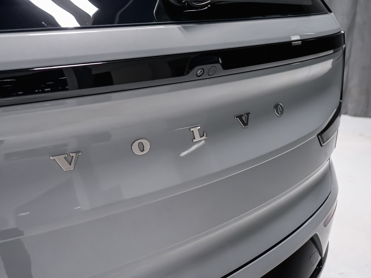 2025 Volvo EX90 ULTRA MAGS 22PO BOWER WIKINS-10