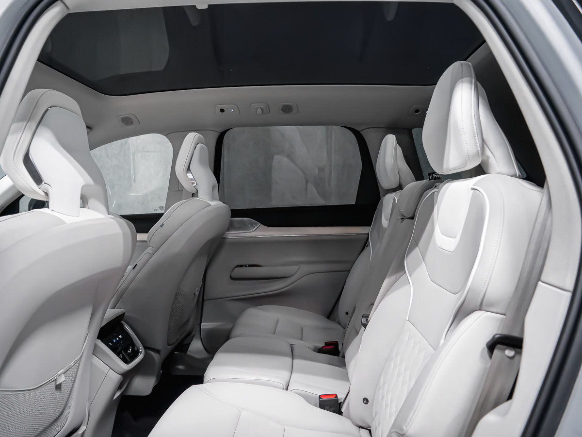 2025 Volvo EX90 ULTRA MAGS 22PO BOWER WIKINS-27