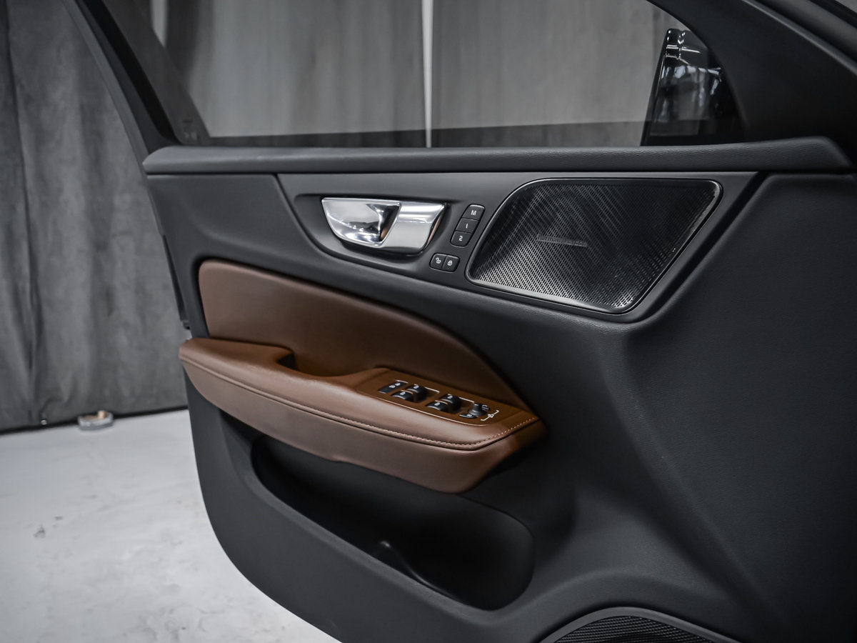 2023 Volvo V60 Cross Country B5 PLUS CLIMAT POLESTAR HARMAN KARDON-8