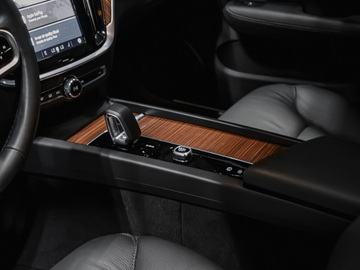 2025 Volvo V60 Cross Country B6 PLUS CLIMAT VOLANT CHAUFFANT MAGS 19PO-7