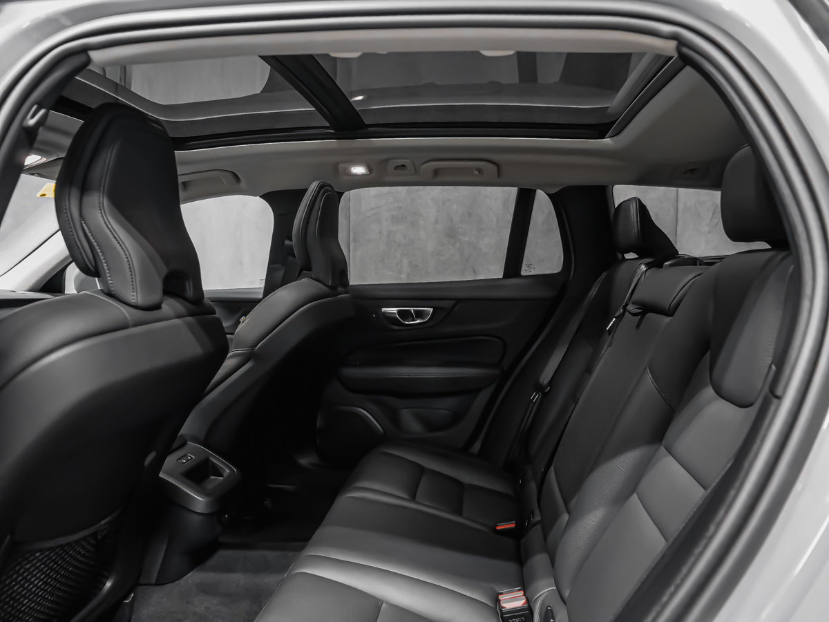 Volvo V60 Cross Country B5 PLUS BRIGHT CLIMAT MAGS 19PO VOLANT CHAUFFANT 2025-12