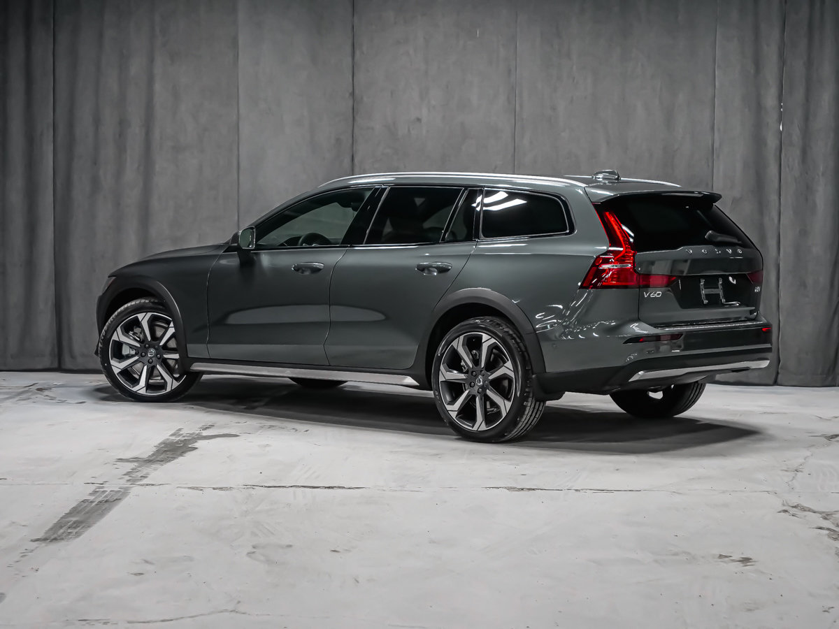 2026 Volvo V60 Cross Country Ultra-3