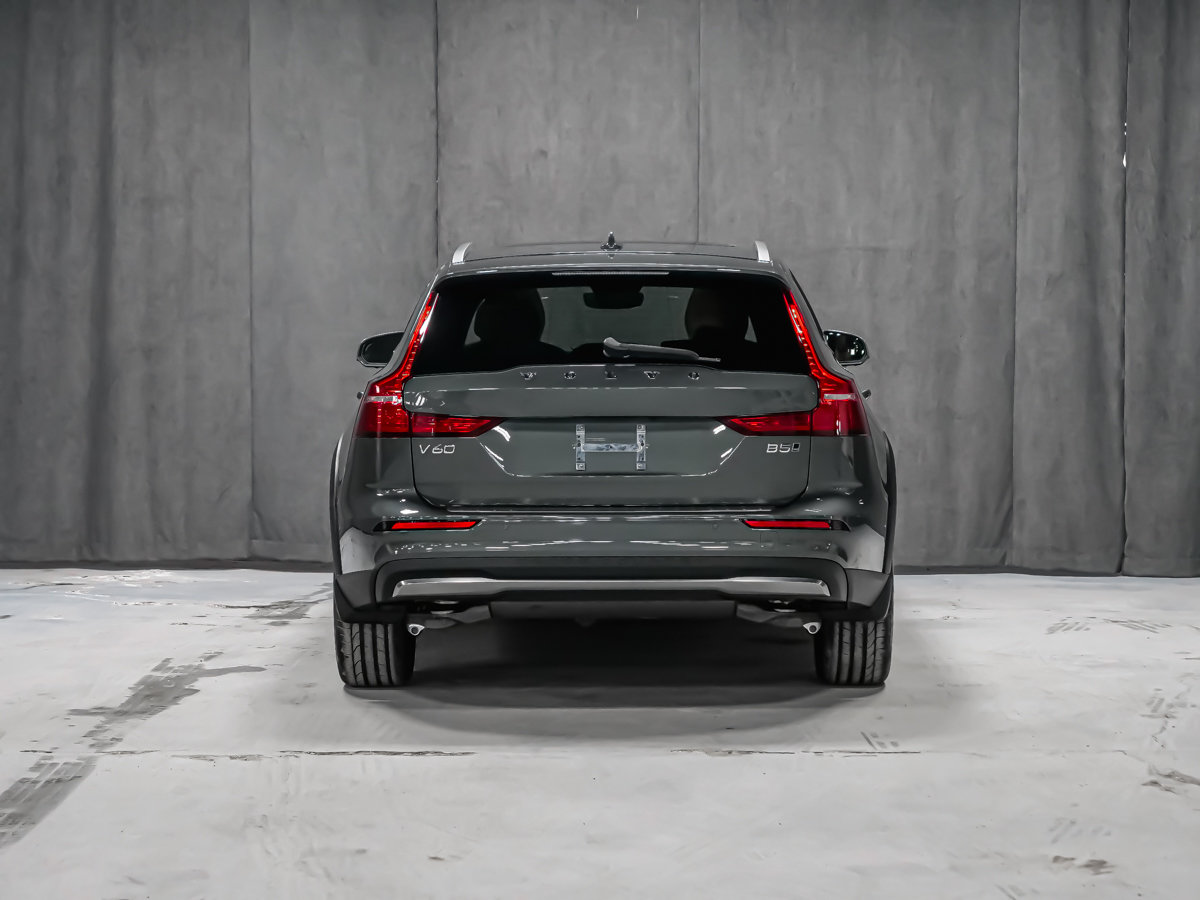 2026 Volvo V60 Cross Country Ultra-5