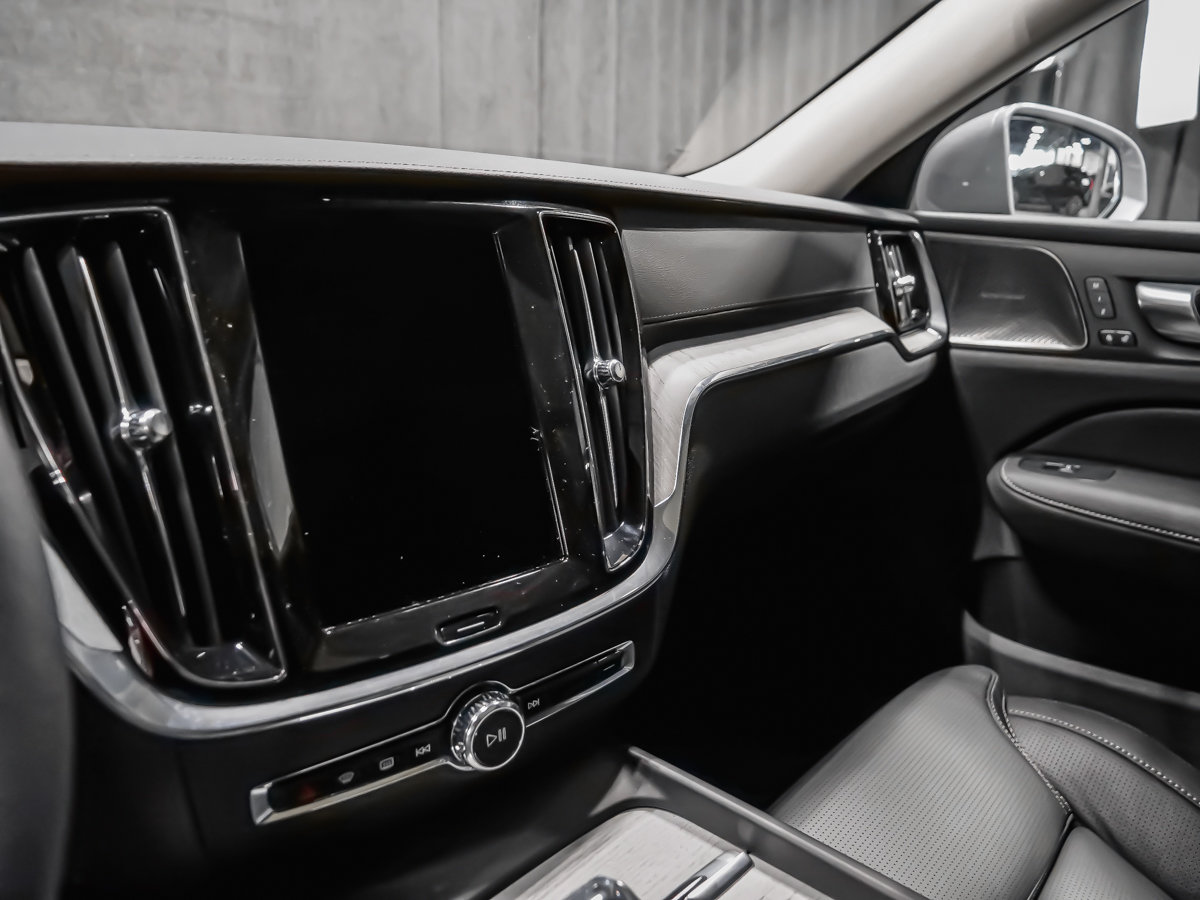 2026 Volvo V60 Cross Country Ultra-11