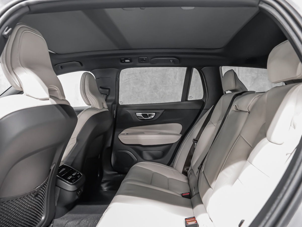 2026 Volvo V60 Cross Country Ultra-13
