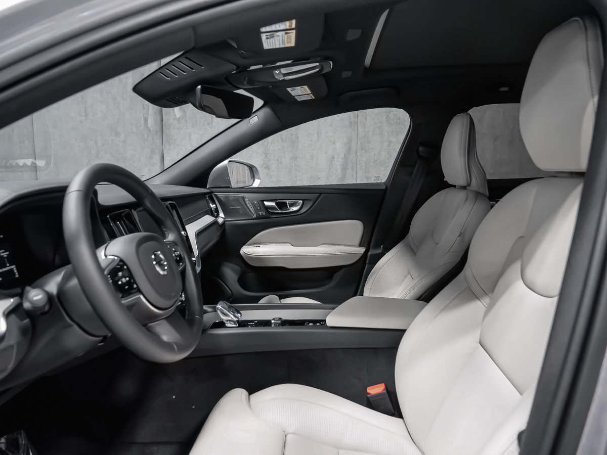 2026 Volvo V60 Cross Country Ultra-10