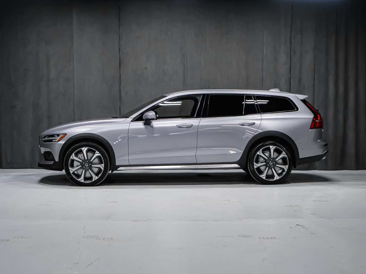 2026 Volvo V60 Cross Country Ultra-2