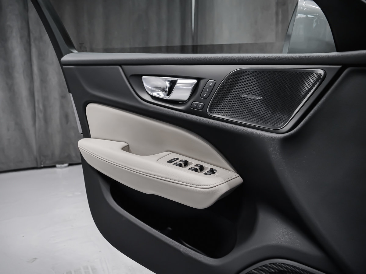 2026 Volvo V60 Cross Country Ultra-8