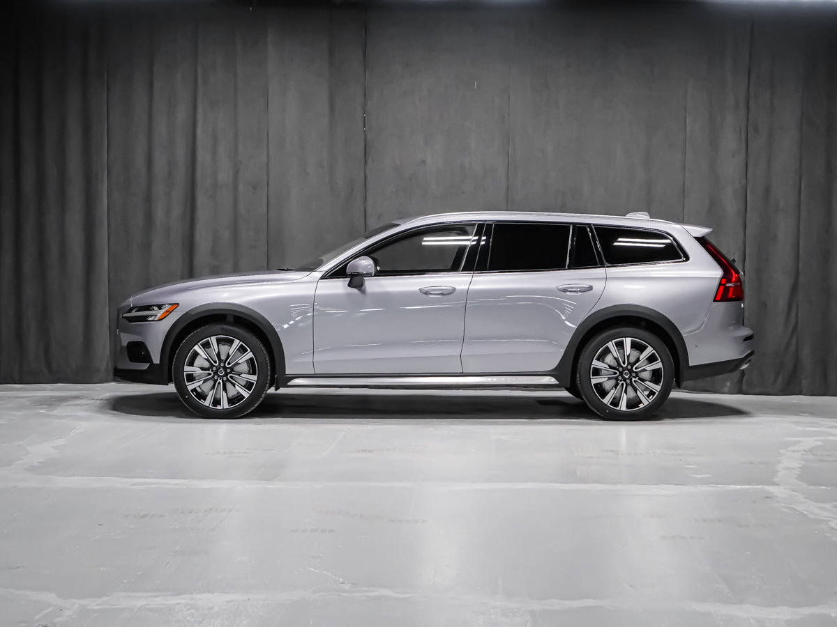 2026 Volvo V60 Cross Country Ultra-2