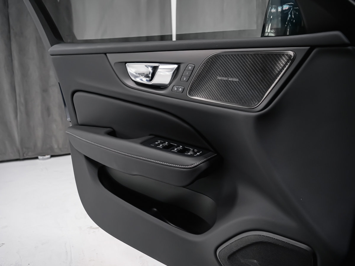 2026 Volvo V60 Cross Country Ultra-8