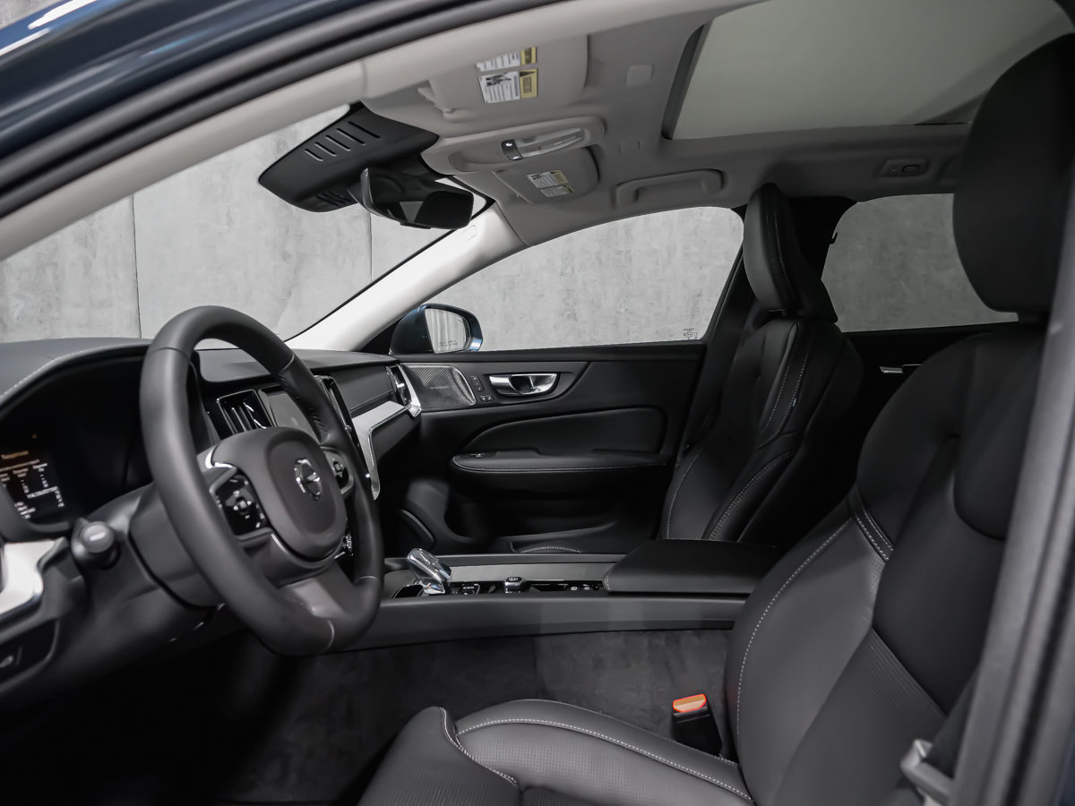 2026 Volvo V60 Cross Country Ultra-10