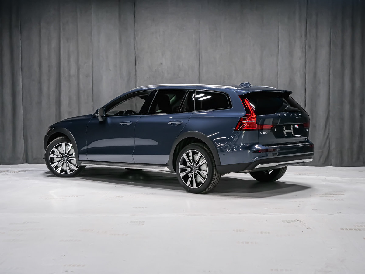 2026 Volvo V60 Cross Country Ultra-3