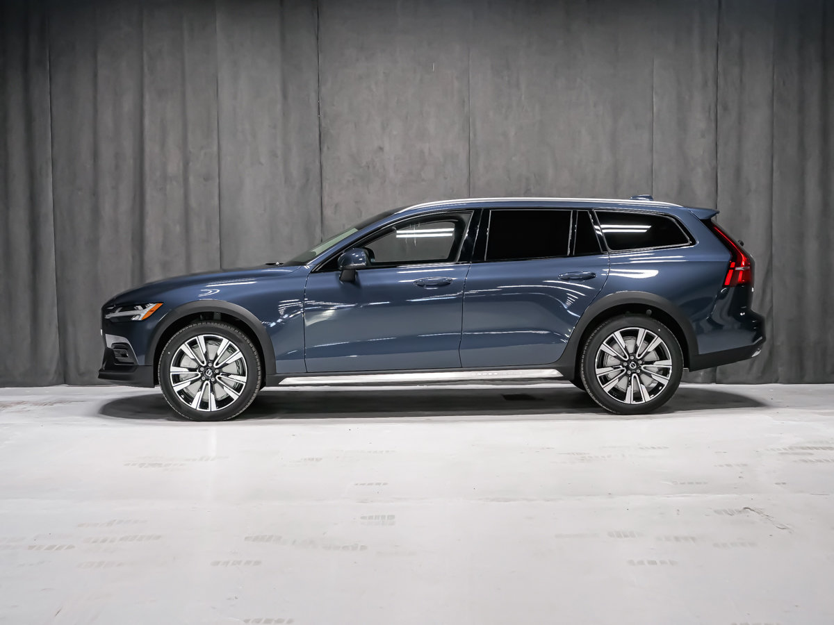 2026 Volvo V60 Cross Country Ultra-2