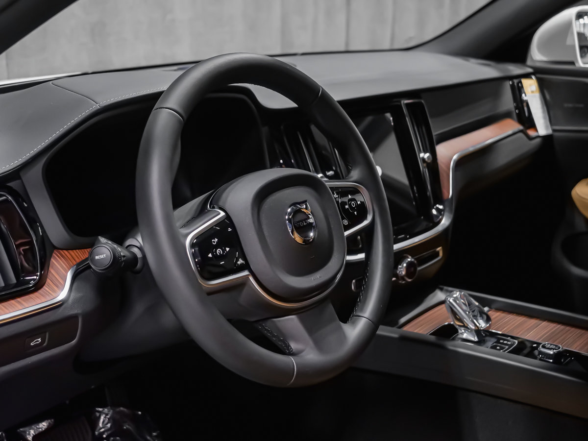2026 Volvo V60 Cross Country Ultra-7