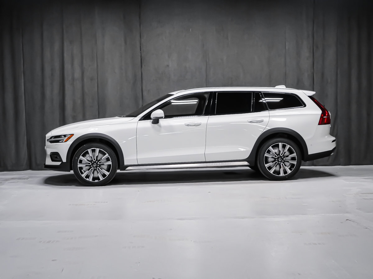 2026 Volvo V60 Cross Country Ultra-2