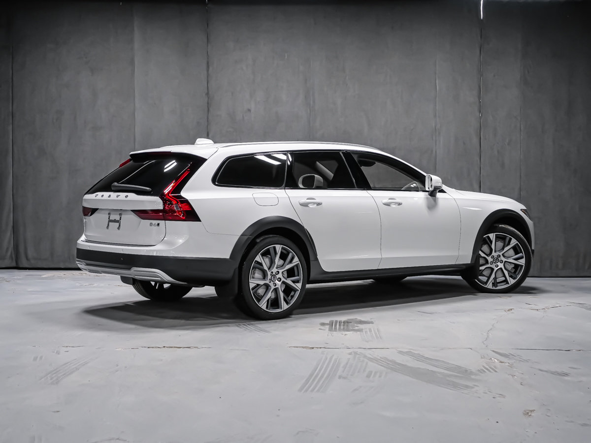 2026 Volvo V90 Cross Country Ultra-3