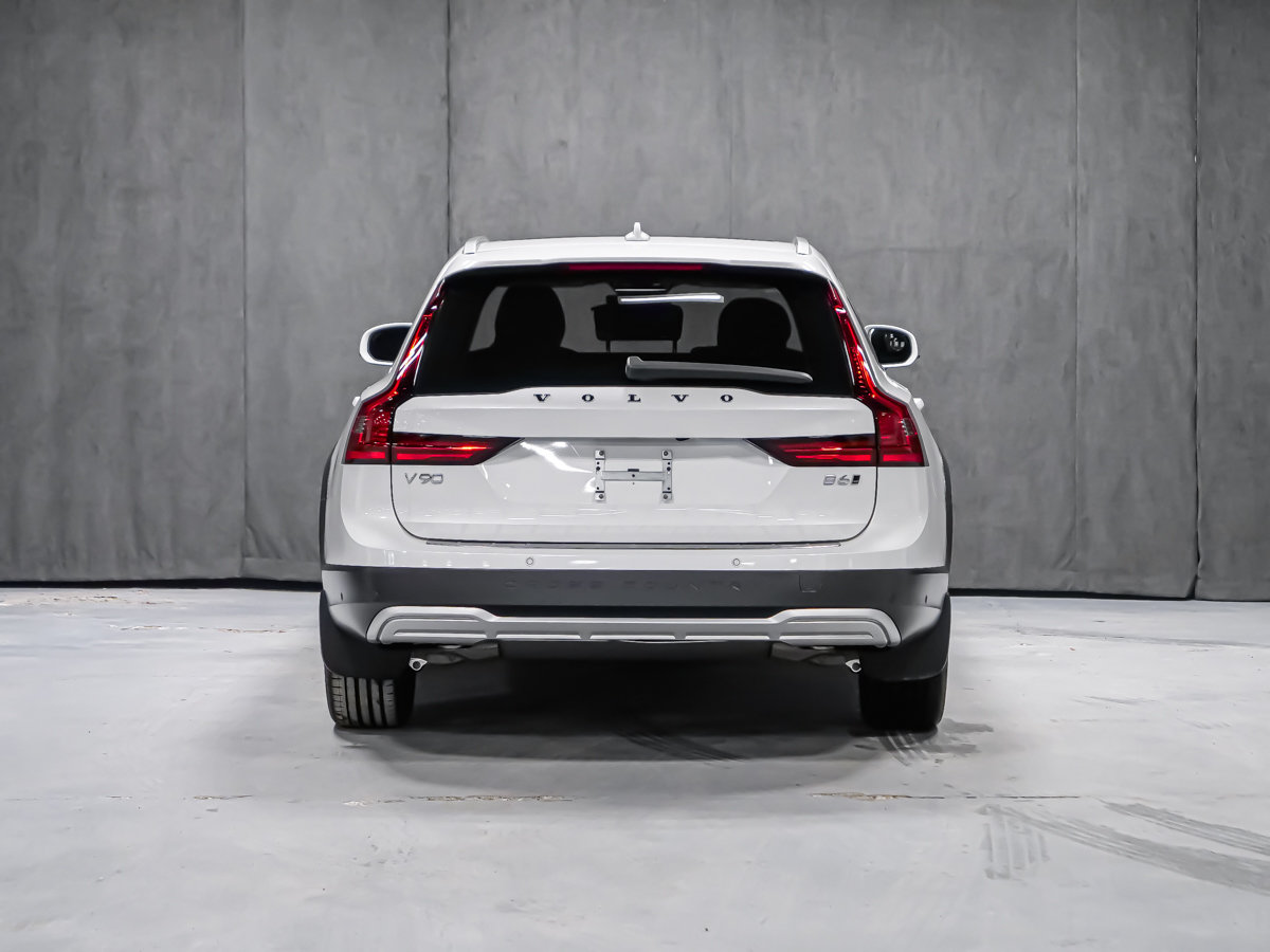 2026 Volvo V90 Cross Country Ultra-5