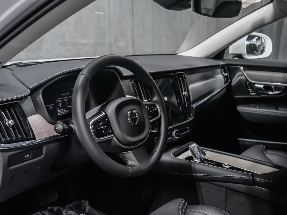 2026 Volvo V90 Cross Country Ultra-8