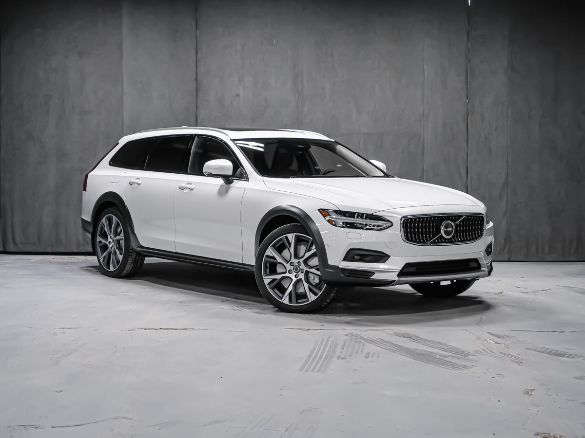 2026 Volvo V90 Cross Country Ultra-1
